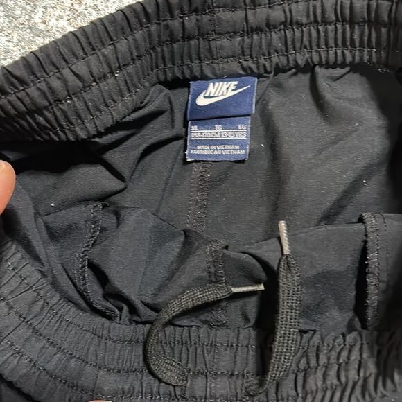 Nike short - Picture 3 of 3